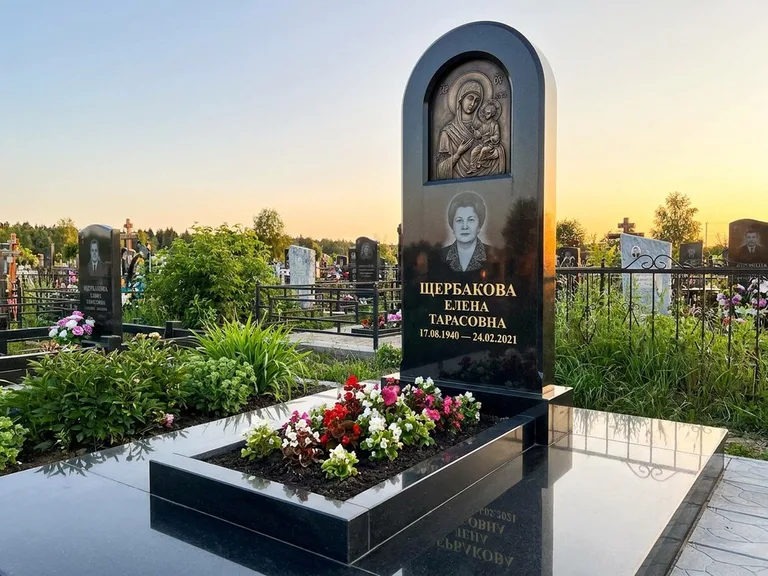 Памятник с барельефом — выполненная работа 35 в Белгороде