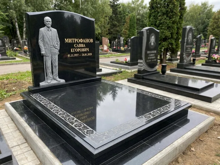 Памятник с барельефом — выполненная работа 48 в Белгороде