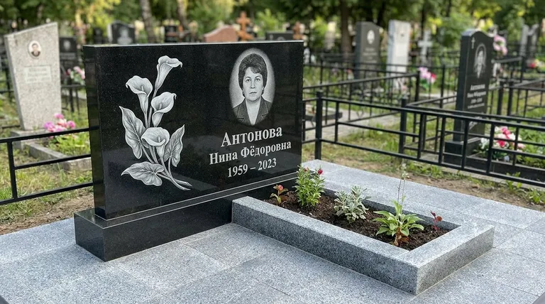 Памятник с гравировкой калл — выполненная работа «Антонова» в Белгороде
