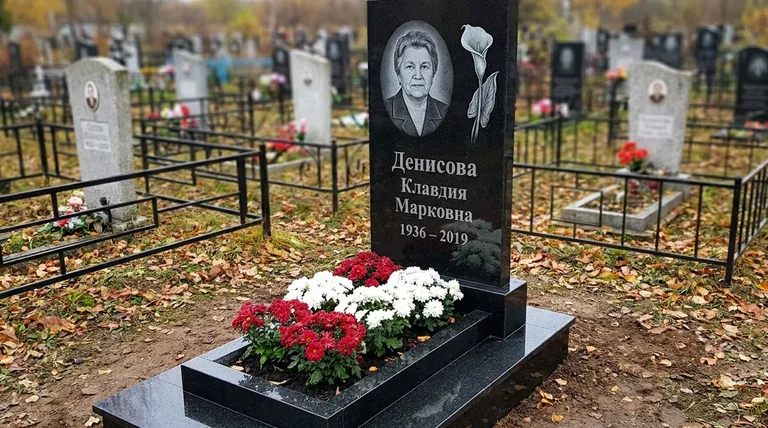 Памятник с гравировкой калл — выполненная работа «Денисова» в Белгороде
