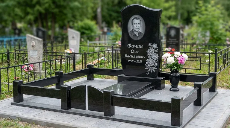Памятник с гравировкой пионов — выполненная работа «Фомин» в Белгороде