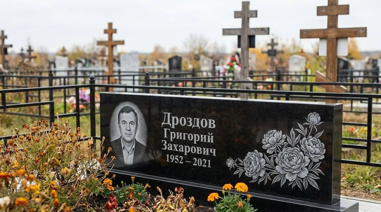 Памятник с гравировкой пионов — выполненная работа «Дроздов» в Белгороде