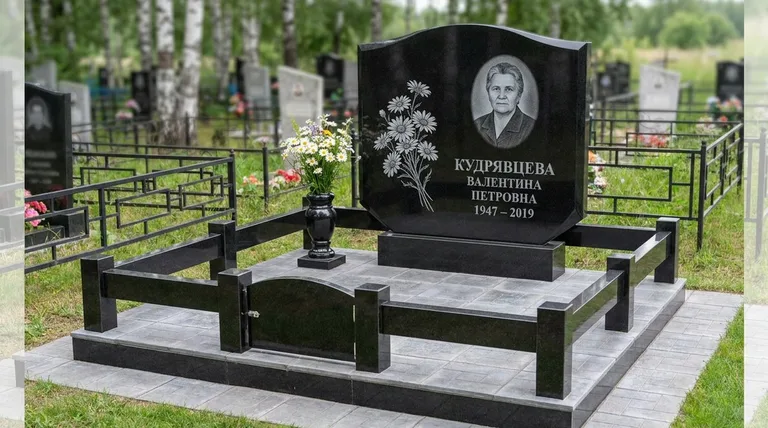 Памятник с гравировкой ромашек — выполненная работа «Кудрявцева» в Белгороде