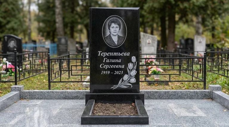 Памятник с гравировкой тюльпанов — выполненная работа «Терентьева» в Белгороде