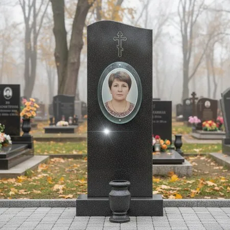 Овальный портрет на стекле 240×300 мм на памятнике в Белгороде