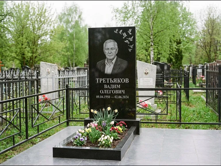 Памятник с гравировкой голубей — гравировка стаи голубей, взлетающей от угла стелы, работа «Третьяков» в Белгороде