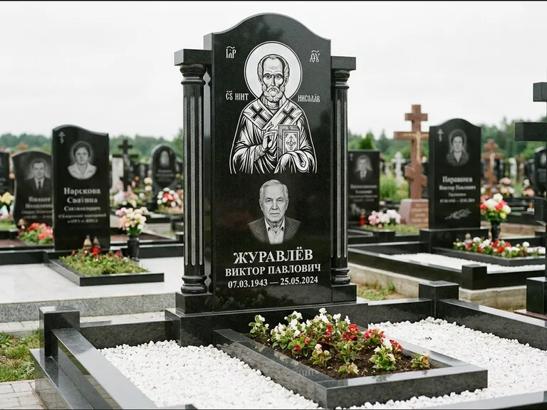 Памятник с гравировкой иконы — икона в резном киоте, работа «Верещагина» в Белгороде