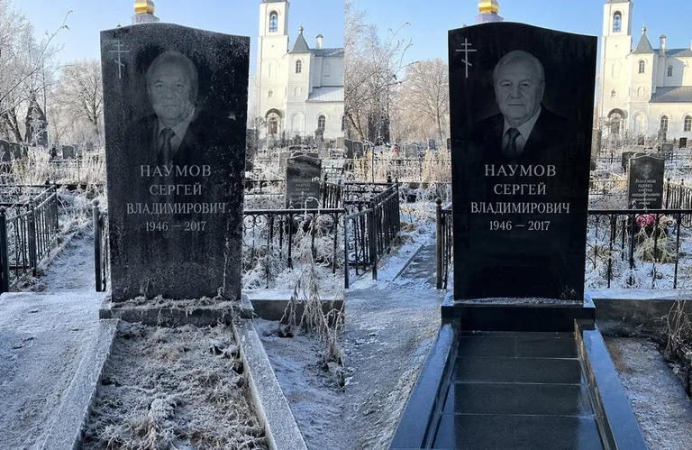 Диптих №18: могила с деревянным крестом и низкой оградкой — выполота трава в Белгороде