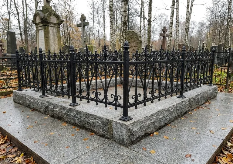 Установка ограды на гранитную плитку по периметру в Белгороде