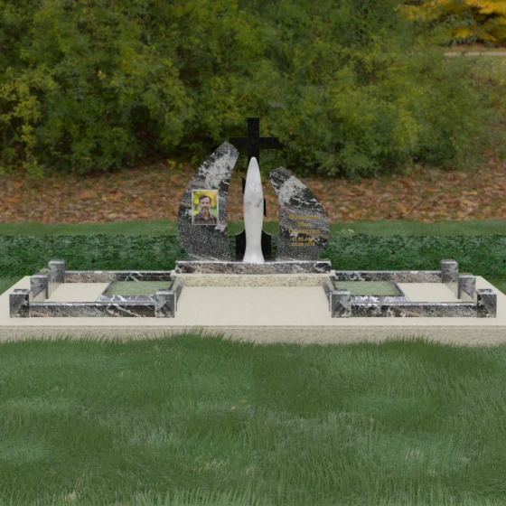 Мемориал со скульптурой Скорбящей матери, гранит амфиболит, вид 2