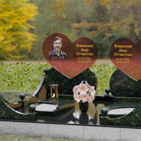 Горизонтальный памятник из гранита и стекла для двоих в Новокузнецке, гранит Балтик грин, вид 4